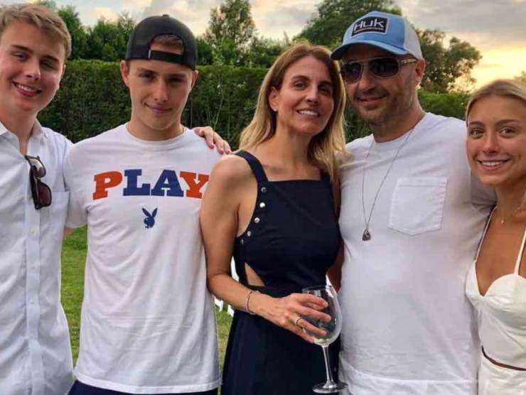 Bastianich con la famiglia (foto web) 