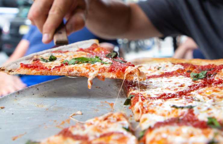 Pizzeria Napoli nella bufera