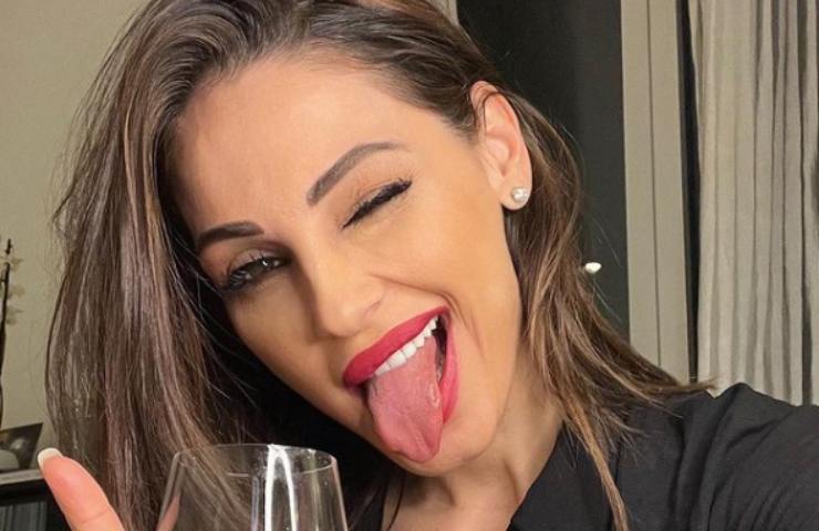 anna tatangelo incinta foto