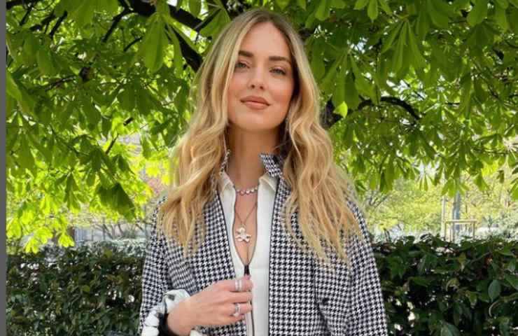 Chiara Ferragni infiamma Ibiza 