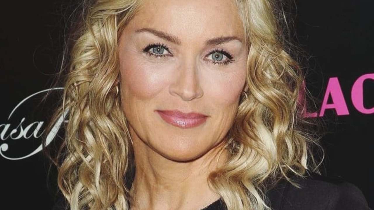 Sharon Stone perfetta a 64 anni