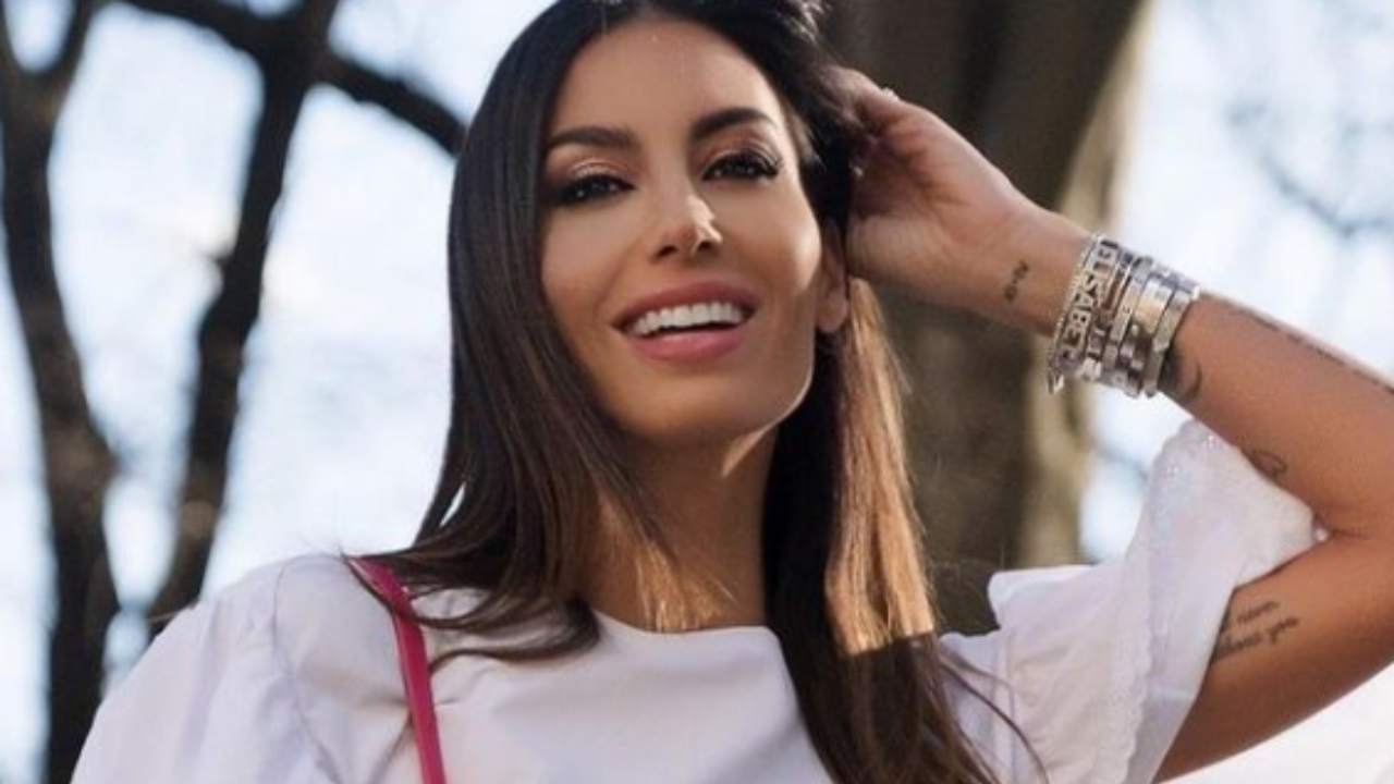 elisabetta gregoraci sorridente 