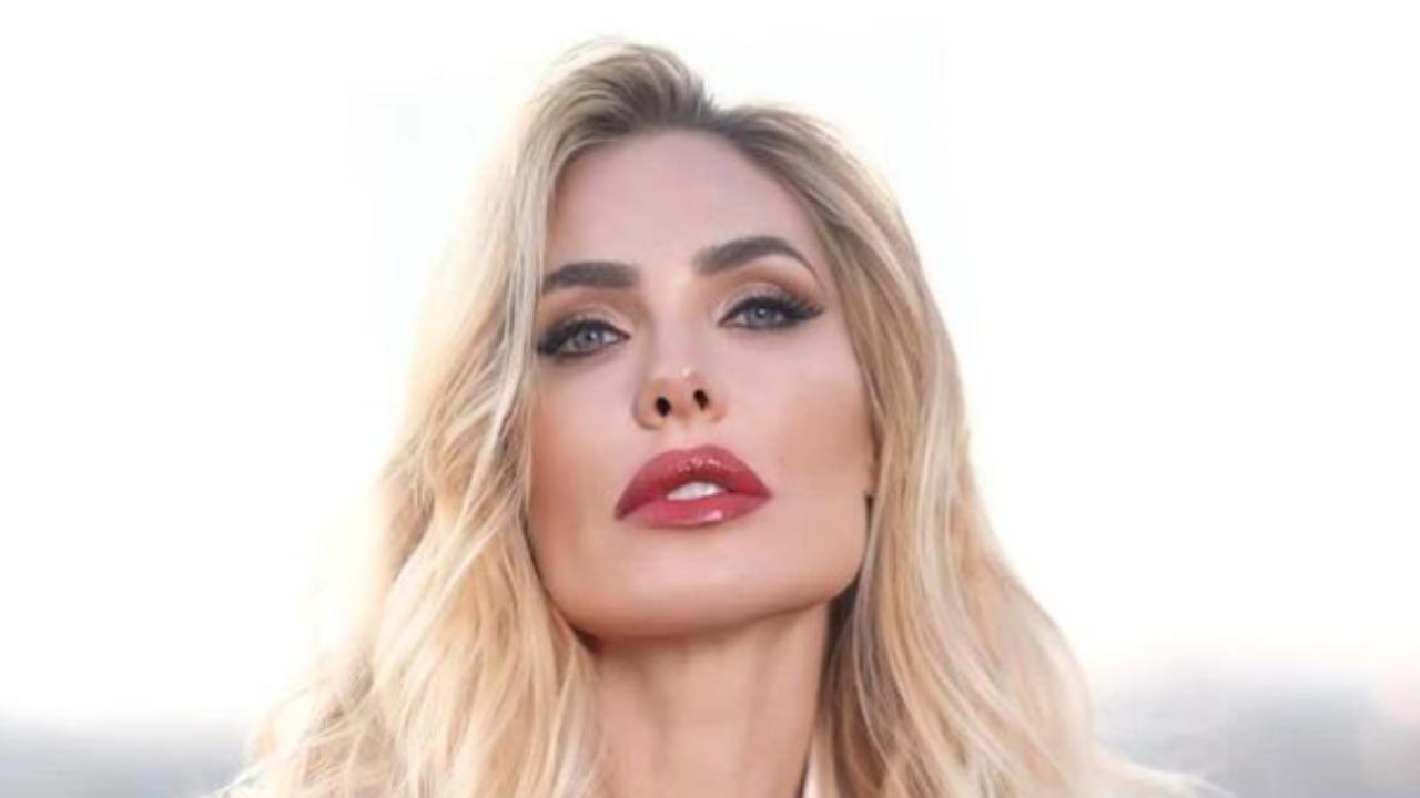 ilary blasi sensuale 