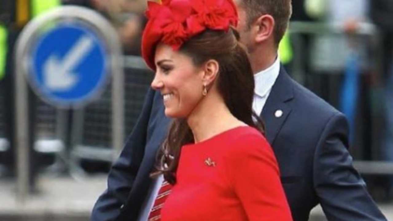 kate middleton sorridente