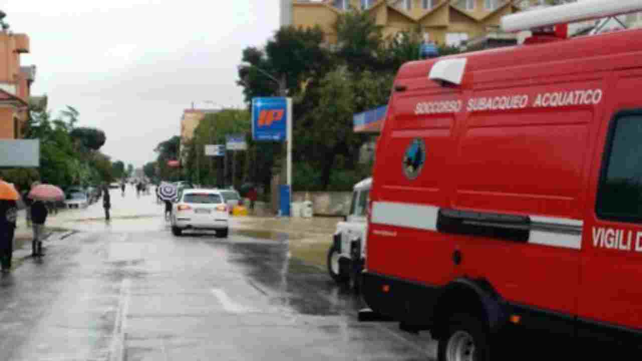 vigili del fuoco alluvione marche