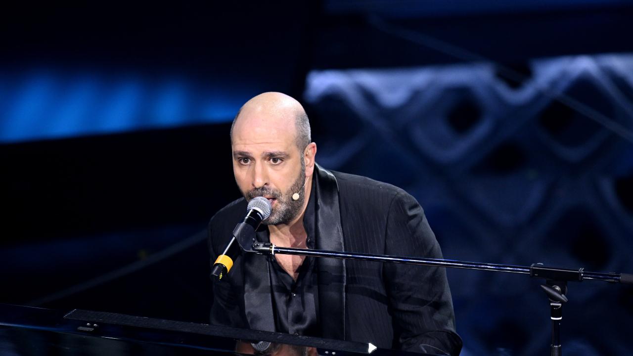 Sanremo 2022, sapete quanto ha guadagnato Checco Zalone? La cifra fa
